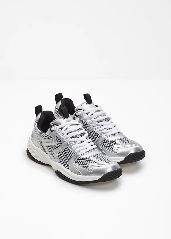 Sneakers med kraftig sula, bonprix