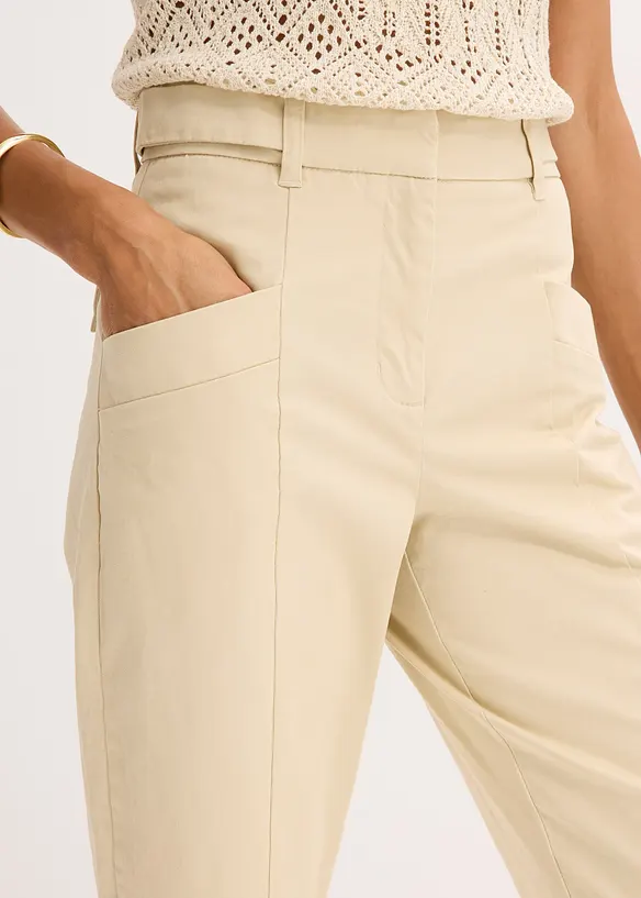 Satinbyxa med Tapered Fit, bonprix