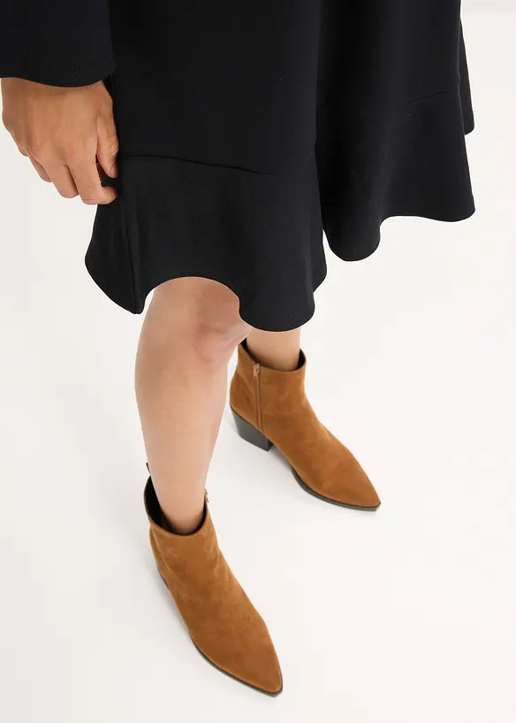 Kort klänning med volang, av punto di roma, bonprix