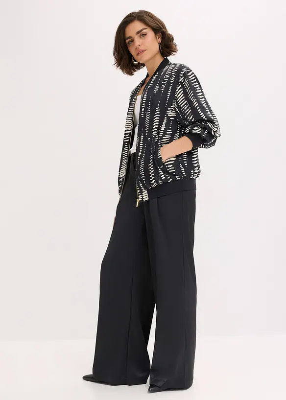 Blusjacka av satin med mjukt fall, bonprix