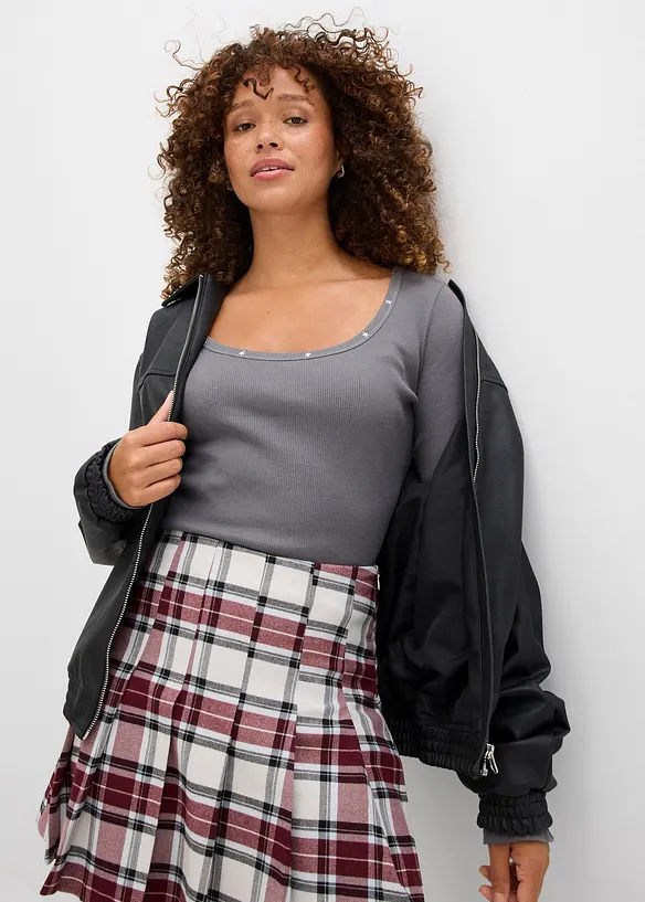 Ribbstickad topp av ekologisk bomull, bonprix