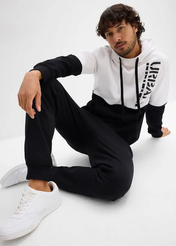 Joggingbyxa med återvunnen polyester, bonprix