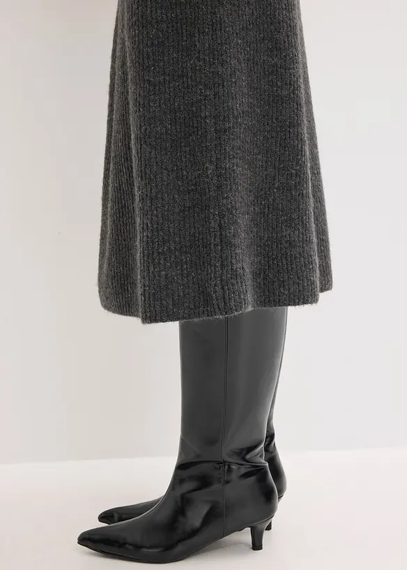 Stickad kjol i midilängd, bonprix