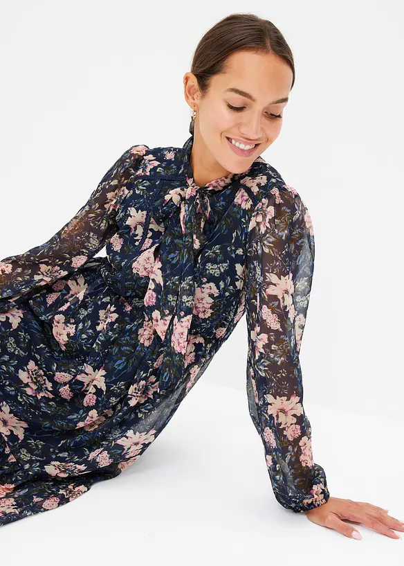 Mönstrad chiffongklänning, bonprix