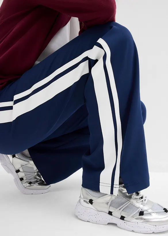 Joggingbyxa med sportiga ränder, bonprix
