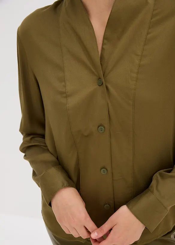 Skjortblus i mjuk satin, bonprix