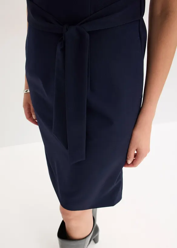 Fodralklänning med vingärmar, bonprix