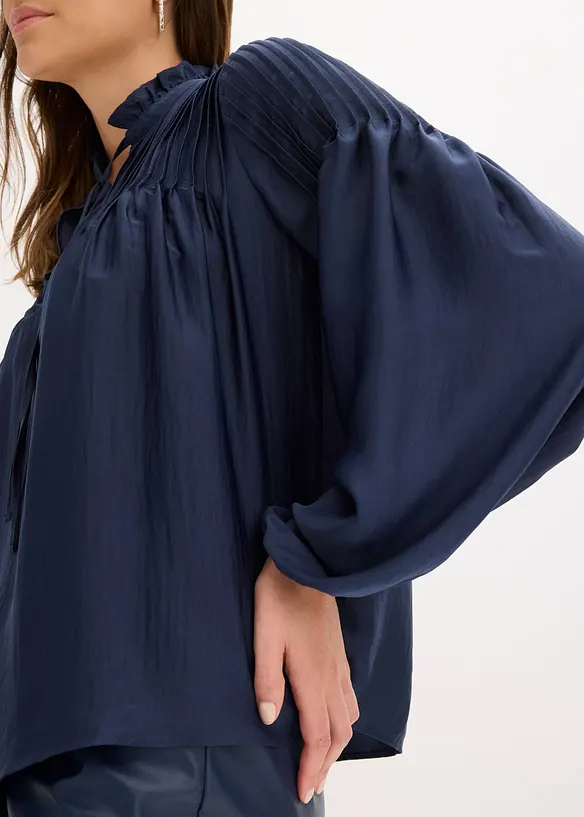 Blustunika med stråveck i glansig satin, bonprix