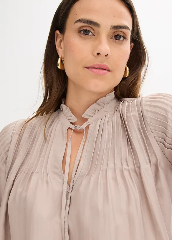 Blustunika med stråveck i glansig satin, bonprix