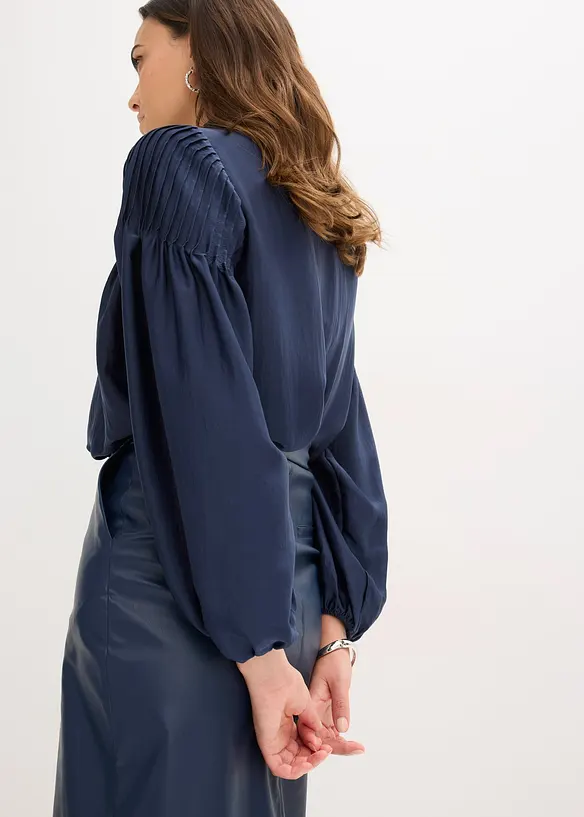 Blustunika med stråveck i glansig satin, bonprix