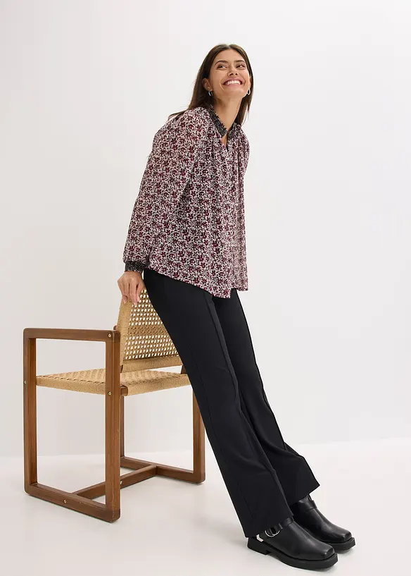 Mönstrad chiffongblus med broderi, bonprix