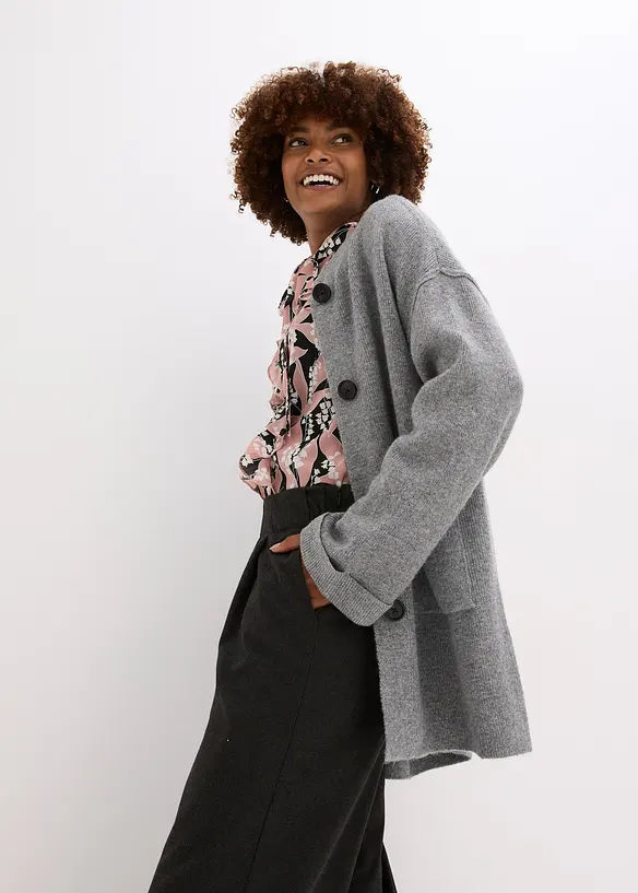 Kort stickad cardigan med skärp, bonprix