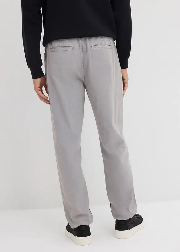 Dra-på byxa av bomull i Relaxed Fit med Tapered ben, bonprix