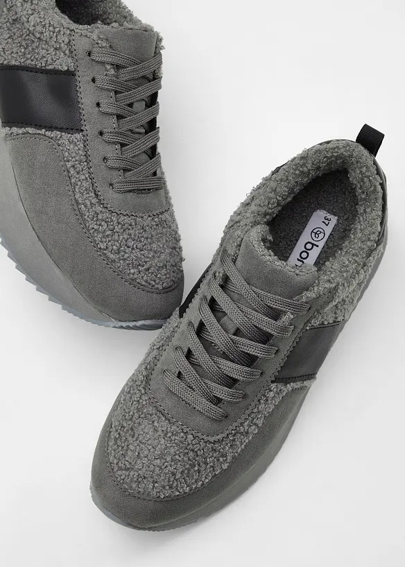 Sneakers med platåsula, bonprix