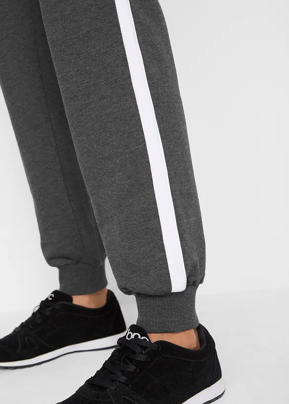 Joggingbyxa med muddar i bomullsmix, bonprix