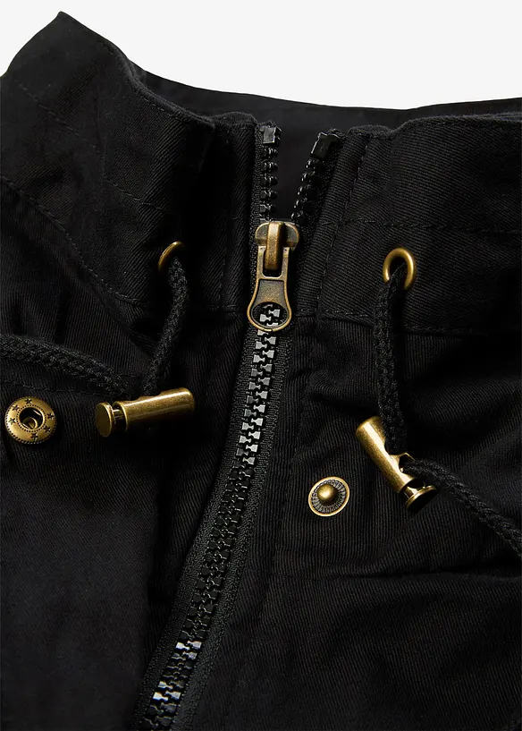 Kort bomullsparkas med st&aring;krage, figursydd, bonprix