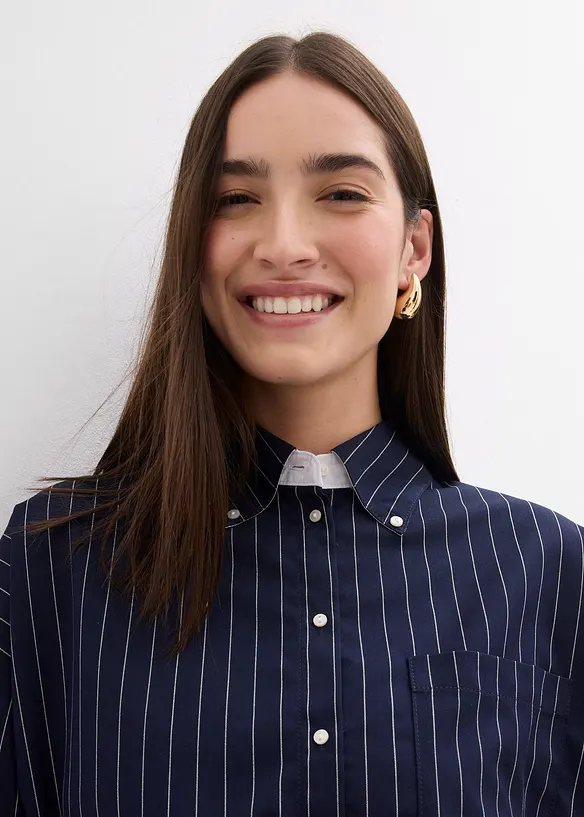 Kritstrecksrandig blus av viskosmix, bonprix