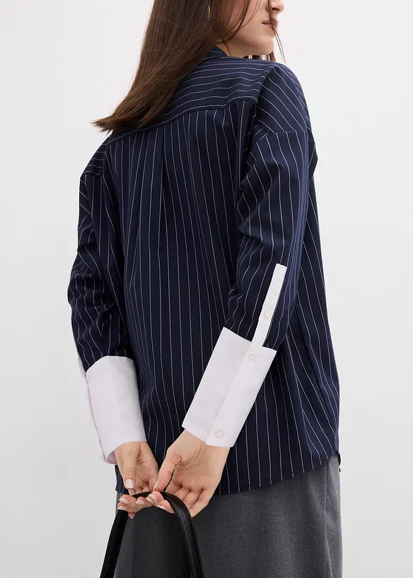 Kritstrecksrandig blus av viskosmix, bonprix