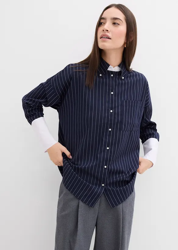 Kritstrecksrandig blus av viskosmix, bonprix
