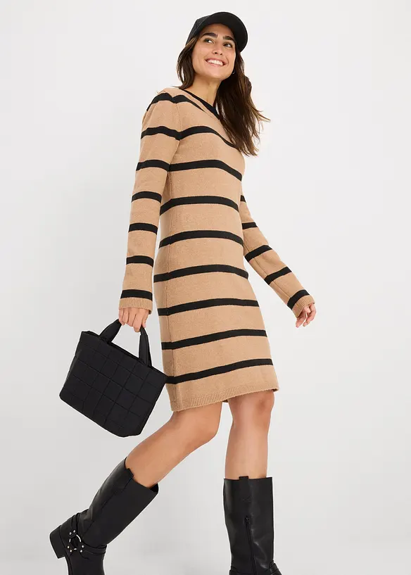 Stickad klänning i figurnära modell, bonprix