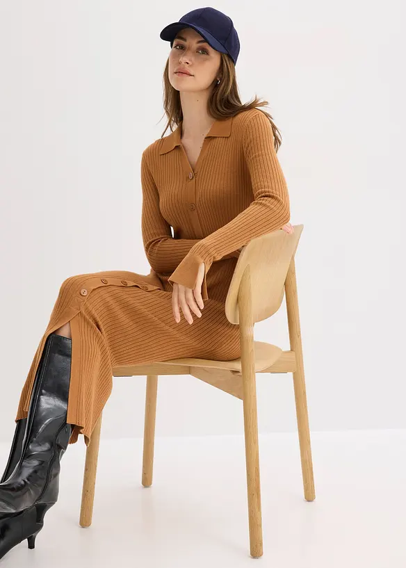 Stickad klänning av mjuk viskosmix, bonprix