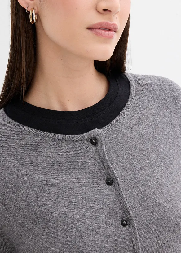 Stickad kofta i insvängd modell av viskosmix, bonprix