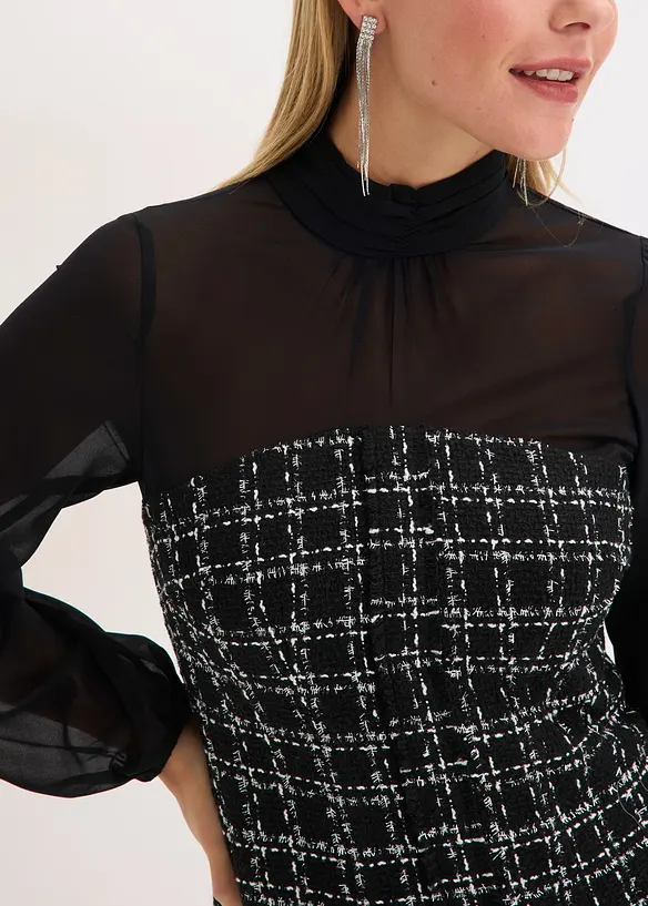 Kort boucl&eacute;kl&auml;nning med chiffong&auml;rmar, bonprix