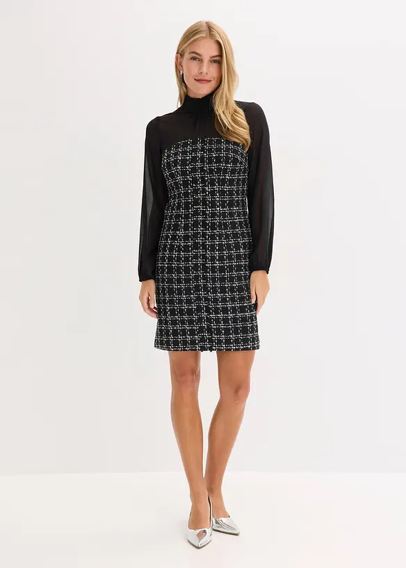 Kort boucl&eacute;kl&auml;nning med chiffong&auml;rmar, bonprix