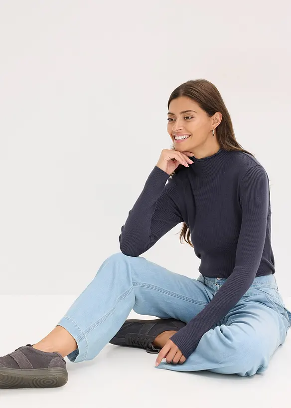 Ribbstickad tröja i böljande viskosmix, bonprix