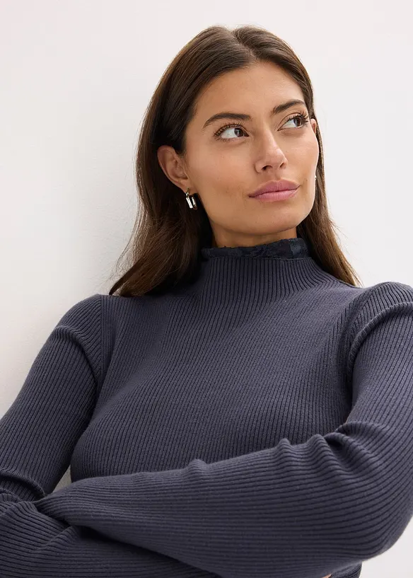 Ribbstickad tröja i böljande viskosmix, bonprix