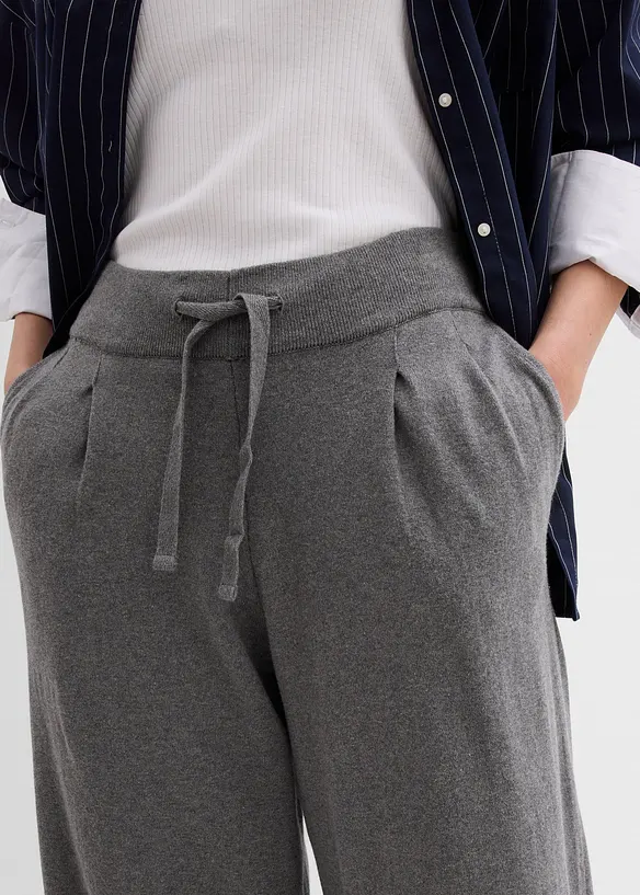 Stickad byxa av mjuk kashmirmix, bonprix