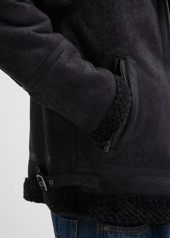 Kort jacka i skinnimitation med teddyfoder, bonprix
