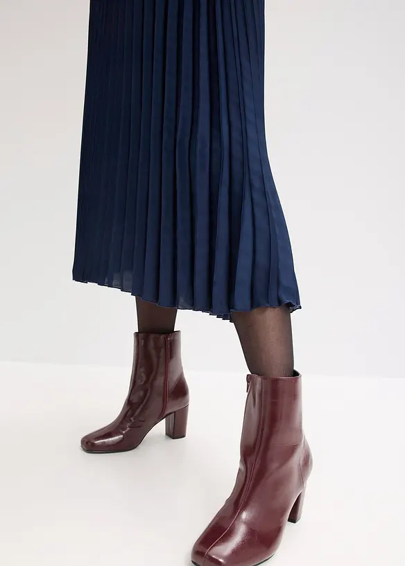 Plisserad kjol i fin satin, bonprix