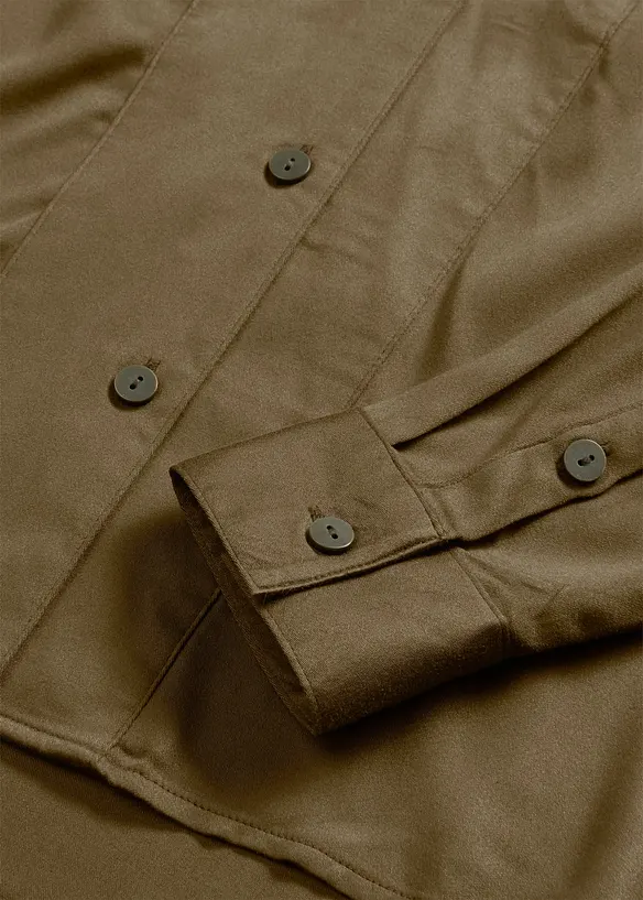 Skjortblus i mjuk satin, bonprix