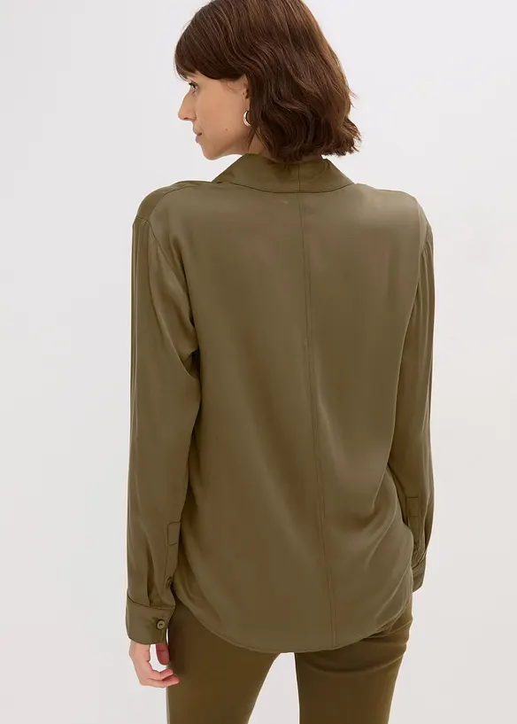 Skjortblus i mjuk satin, bonprix