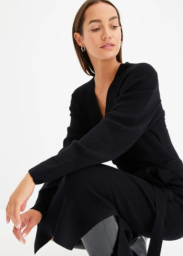 Stickad klänning i följsam viskosmix, bonprix