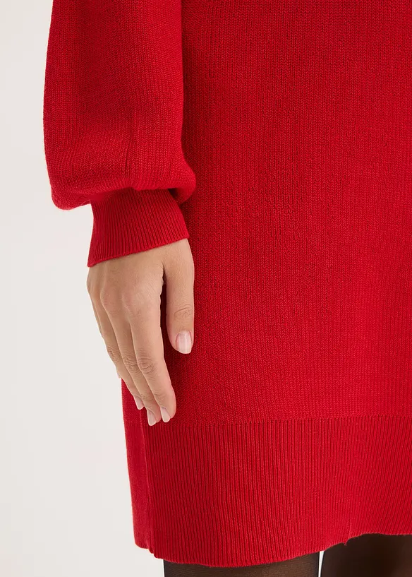 Stickad klänning med knytband i mjuk viskosmix, bonprix