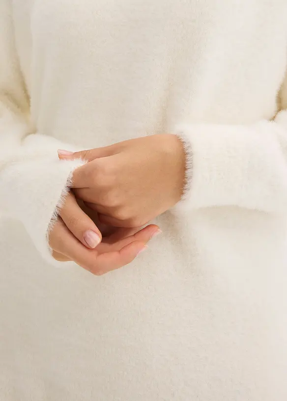 Lång tröja av mjukt fjädergarn, bonprix