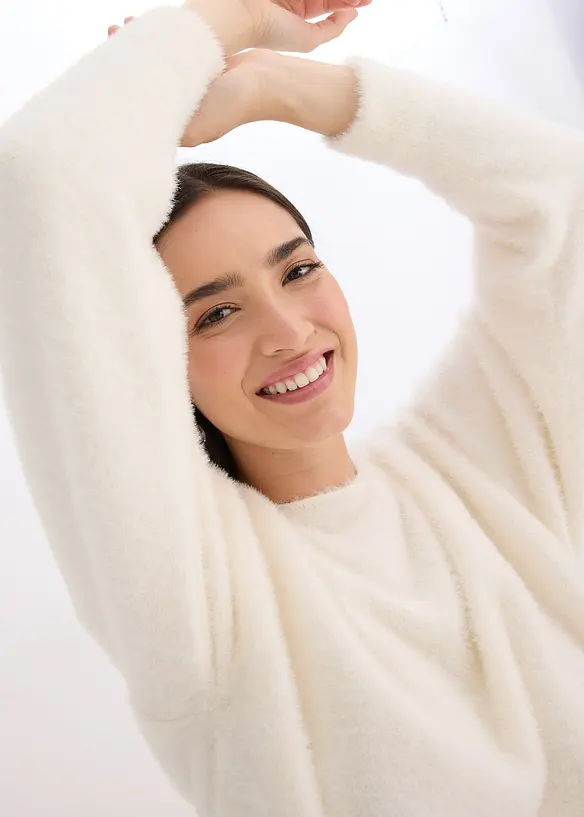 Lång tröja av mjukt fjädergarn, bonprix