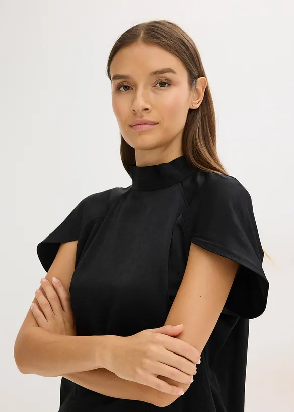 Elegant blus av glansig satin med korta &auml;rmar, bonprix