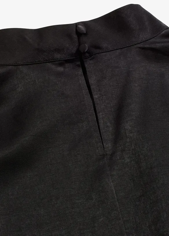 Elegant blus av glansig satin med korta &auml;rmar, bonprix