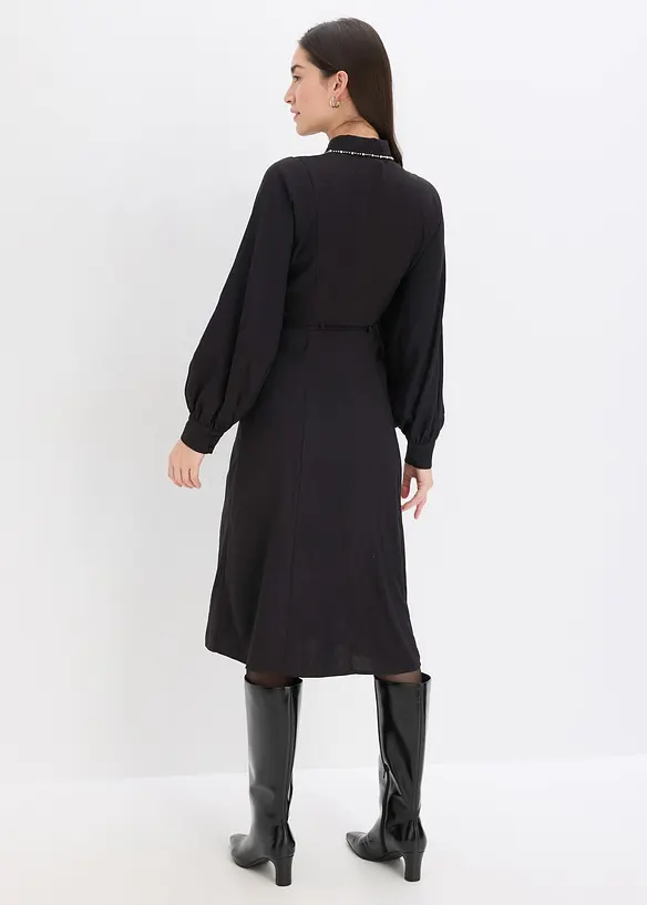 Mellanlång klänning med pärlapplikation, bonprix