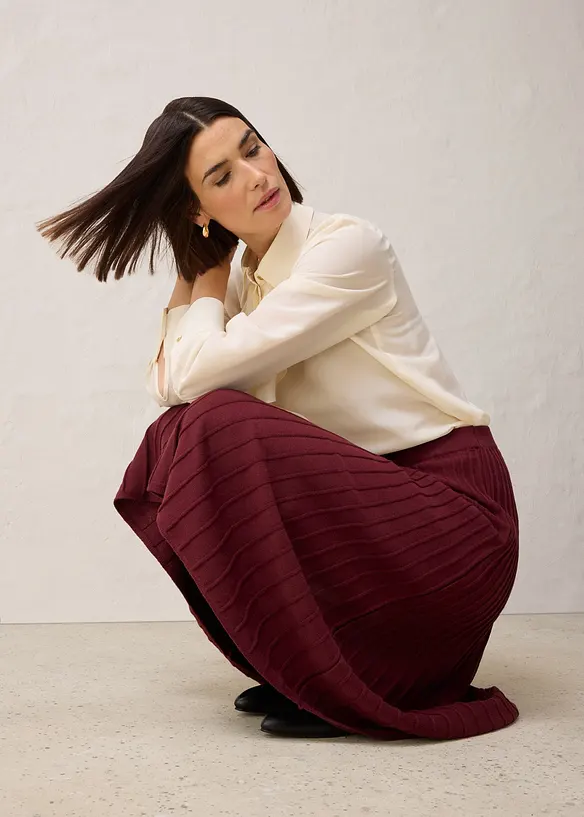 Stickad kjol med merinoull, bonprix