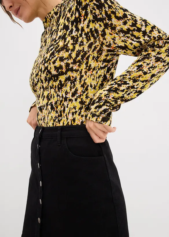 Stickad topp i figurnära modell, bonprix