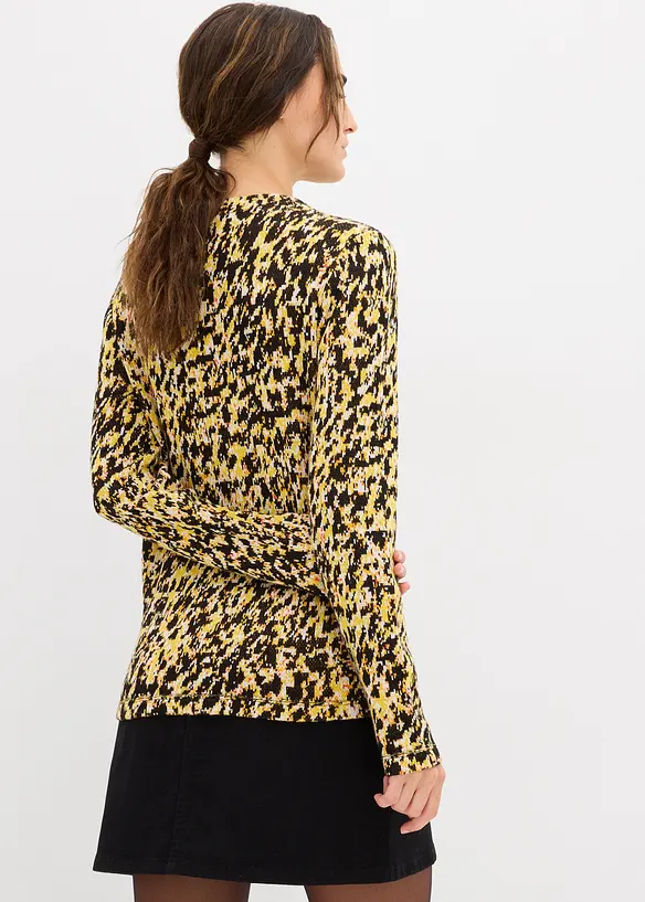 Stickad topp i figurnära modell, bonprix