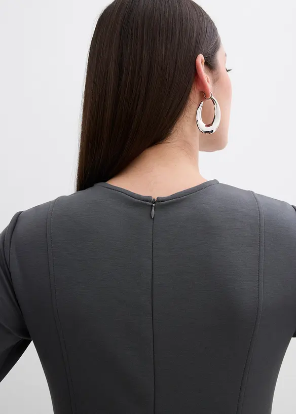 Jerseykl&auml;nning i b&ouml;ljande viskosmix, bonprix