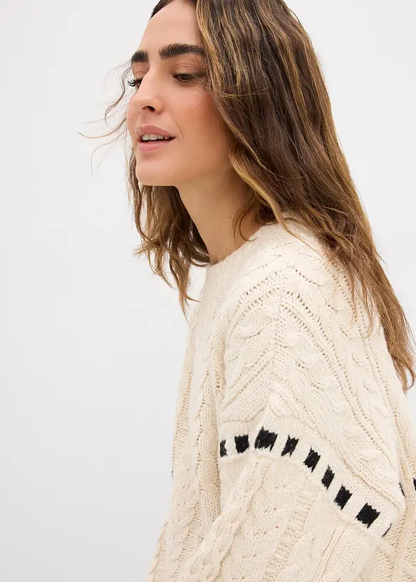Grovstickad tröja med flätmönster, bonprix