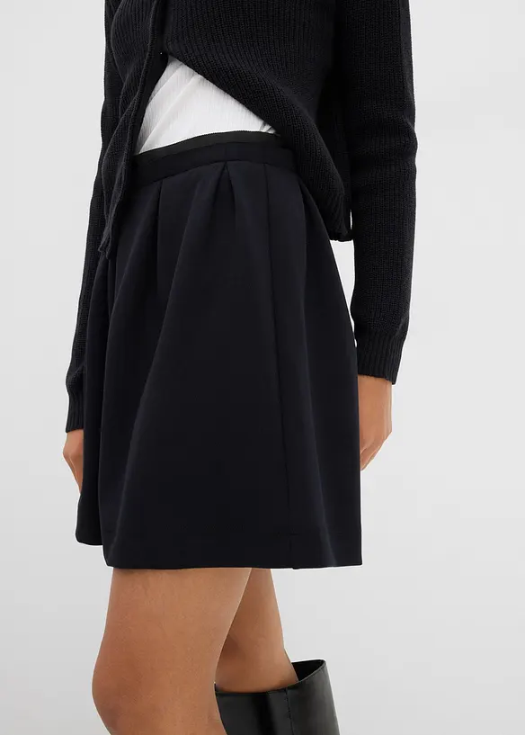 Kjol med gubbveck i lätt glänsande viskosmix, bonprix