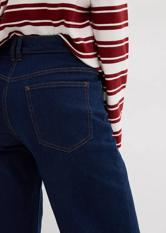 Jeans i Straight modell med ekologisk bomull och Mid Waist, bonprix