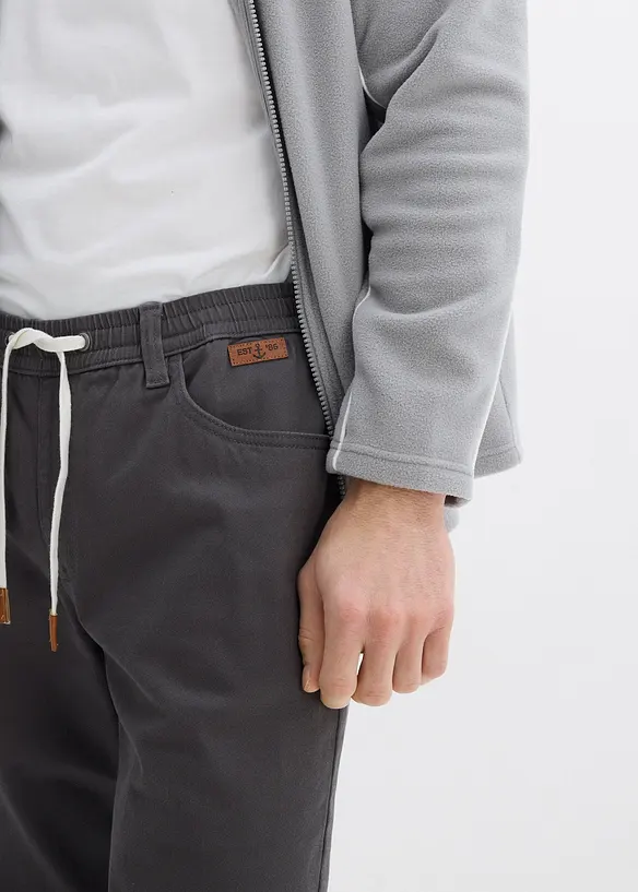 Stretchig dra på-byxa, normal passform, raka ben, bonprix